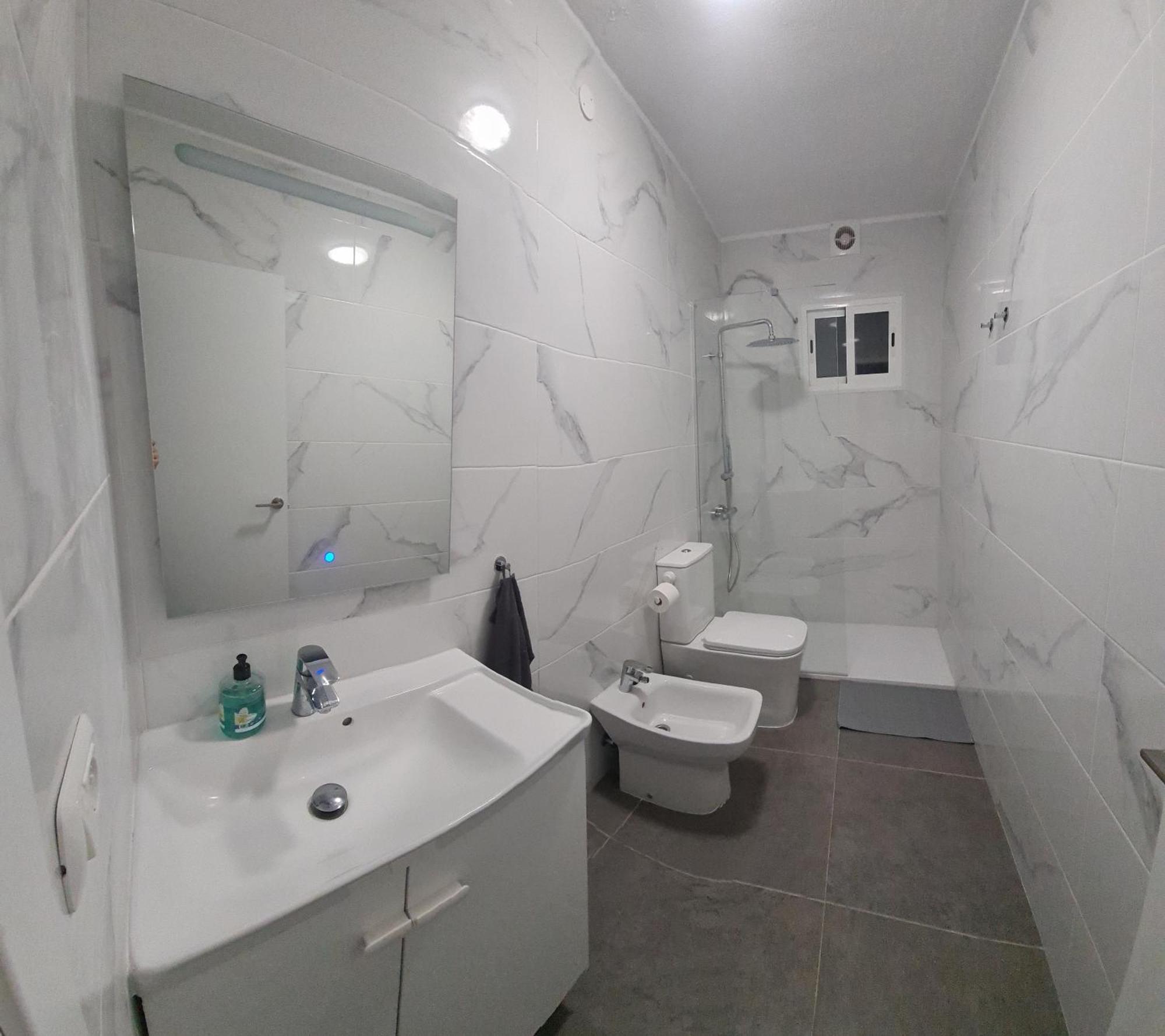 Eeb Private Room Habitacion Privada En Piso Compartido サン・クリストバル・デ・ラ・ラグーナ エクステリア 写真